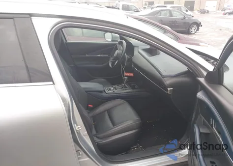 2021 Mazda Cx-30 Select z USA, uszkodzony, nr VIN 3MVDMBBL3MM213664